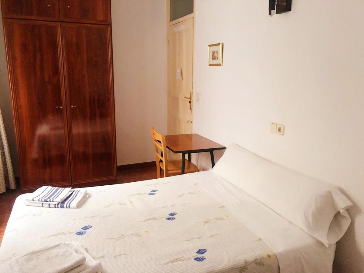 Hostal Castilla Madrid Kültér fotó