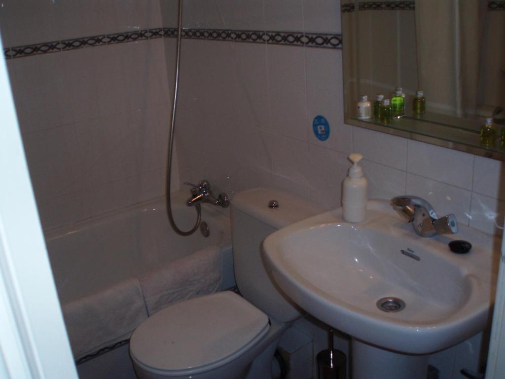 Hostal Castilla Madrid Kültér fotó